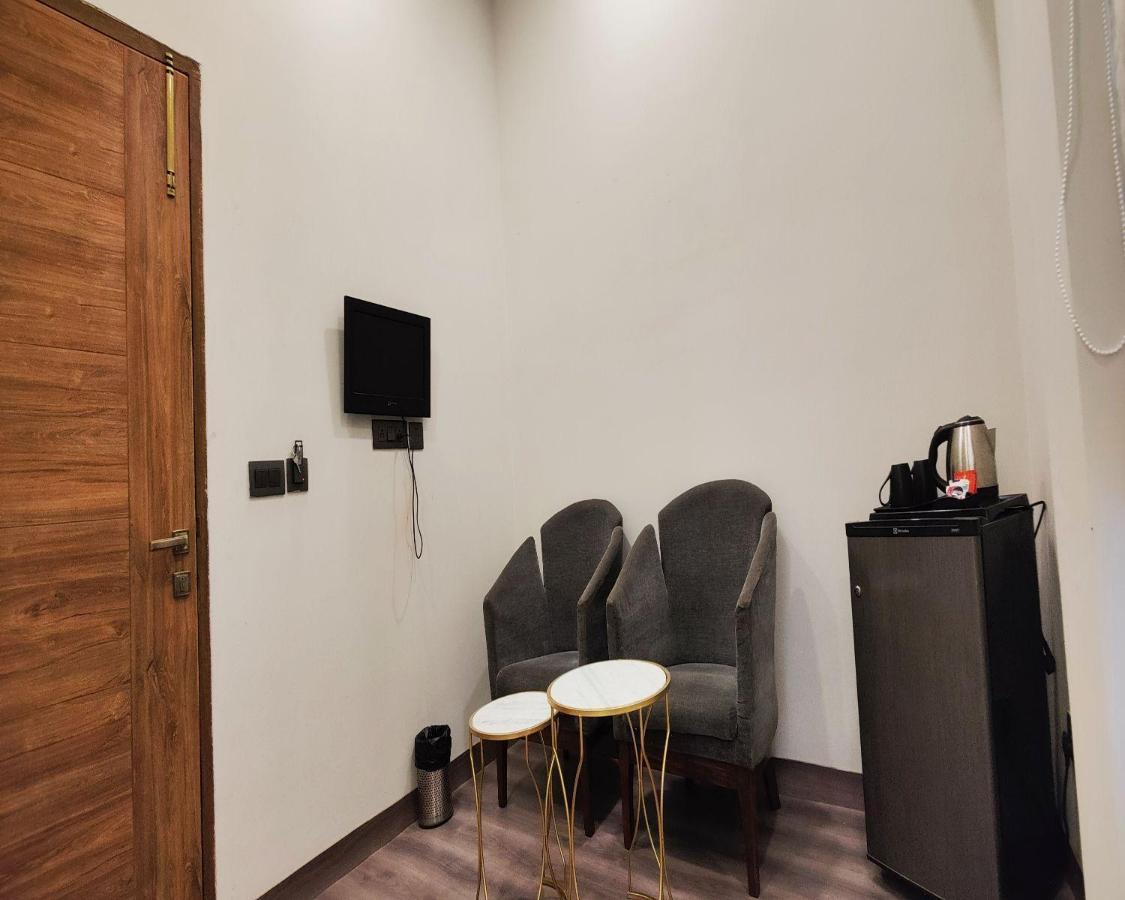 The Dream House Bed & Breakfast New Delhi Bagian luar foto